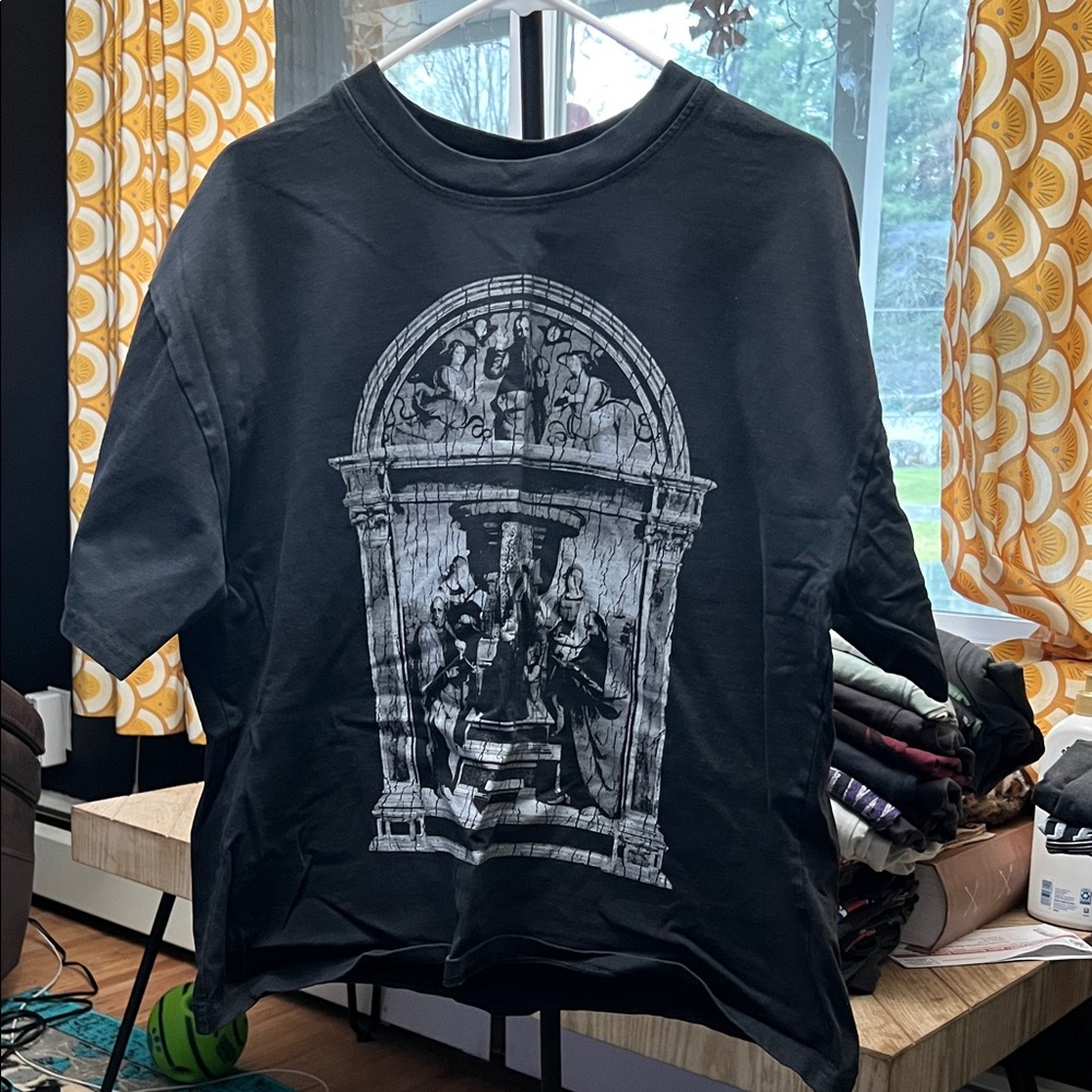 Like new Pacsun Black Cropped Graphic T-Shirt
